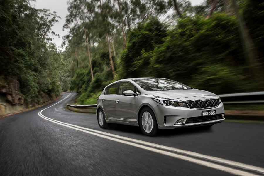  Kia Cerato Hatchback 2016 года  (AU) (фото 12 из 20)